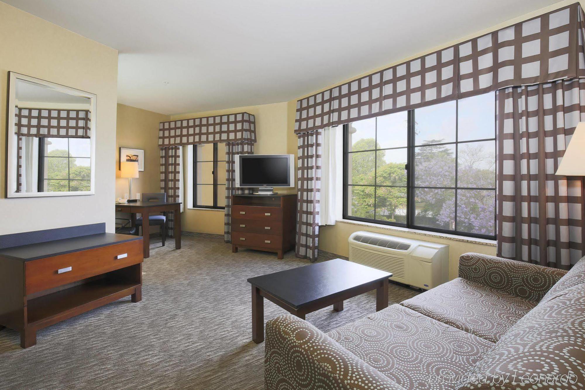 Hampton Inn Santa Barbara/Goleta Zewnętrze zdjęcie